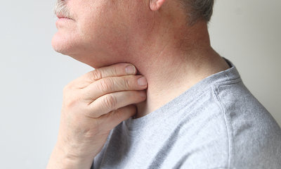 pain in one side of throat when swallowing