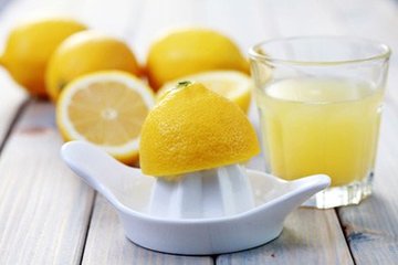 effects of lemon juice on eyes