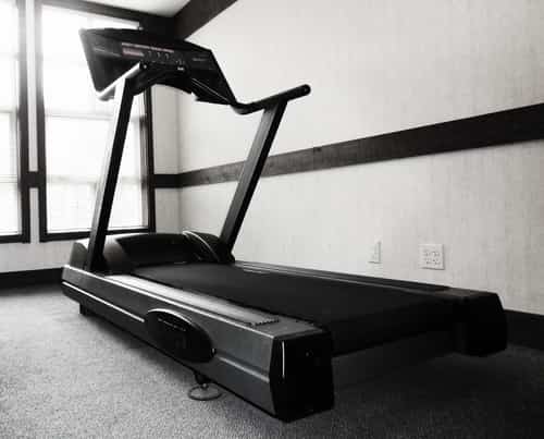 How to Lose 10 lbs. a Month Using the Treadmill