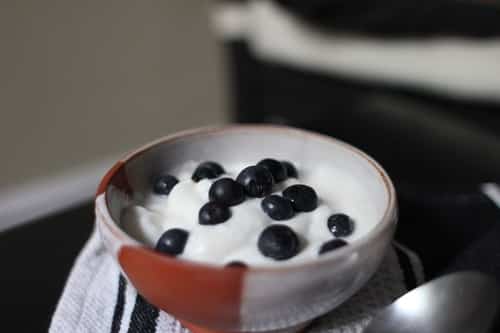 Yogurt is an excellent source of several vitamins and minerals, such as vitamin B12, calcium, phosphorus, and riboflavin.